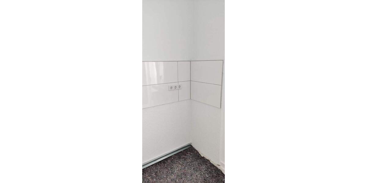 Etagenwohnung Düsseldorf Rath - 3 Zimmer, 92 m&sup2;, 1.250&euro; | Angebot:25774715