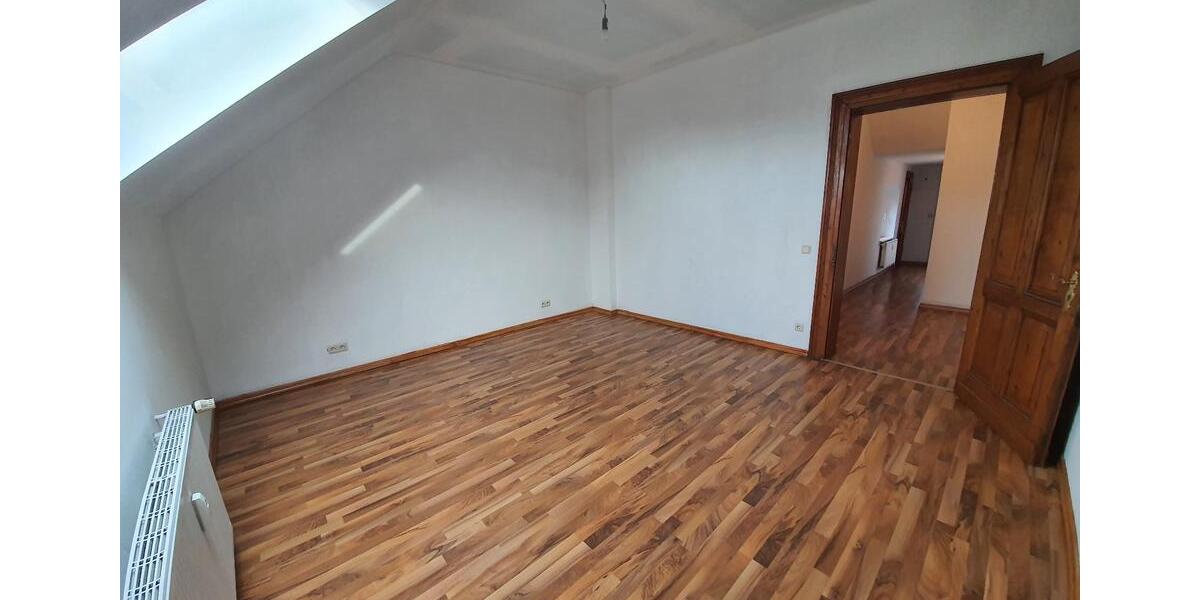 Dachgeschoßwohnung Duisburg Mittelmeiderich - 3 Zimmer, 1 m&sup2;, 700&euro; | Angebot:25844080