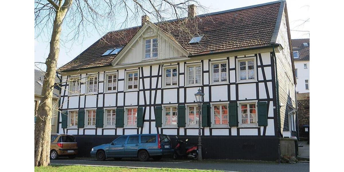 Dachgeschoßwohnung Hagen Hagen-Nord - 6 Zimmer, 93 m&sup2;, 745&euro; | Angebot:26048261