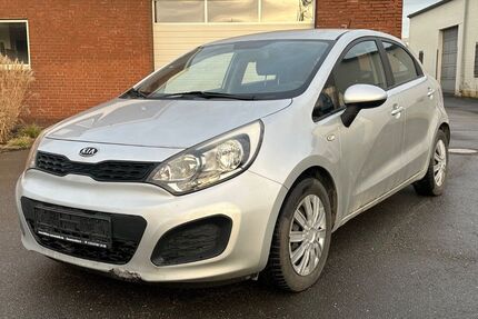 Kia Rio 146.000 km 3.990 &euro; Neuss 41460