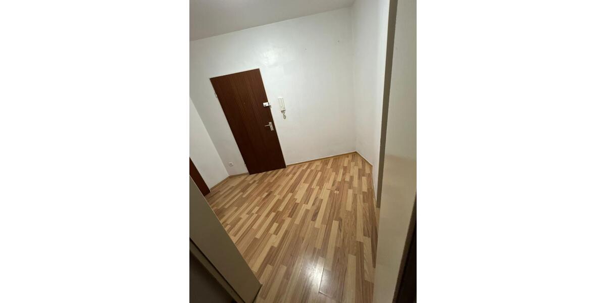 Erdgeschoßwohnung Gelsenkirchen Gelsenkirchen-Mitte - 2 Zimmer, 67 m&sup2;, 700&euro; | Angebot:25981110