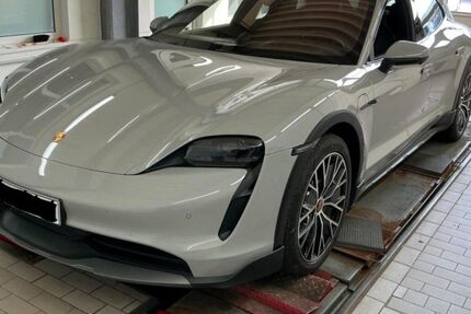 Porsche Taycan 109.600 km 56.990 &euro; Mülheim an der Ruhr 45478