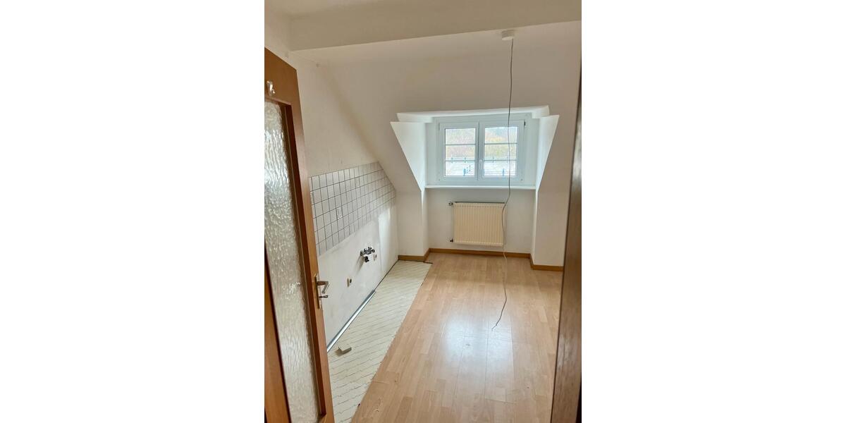 Dachgeschoßwohnung Wuppertal Gemarkung Vohwinkel - 2 Zimmer, 52 m&sup2;, 380&euro; | Angebot:25805569