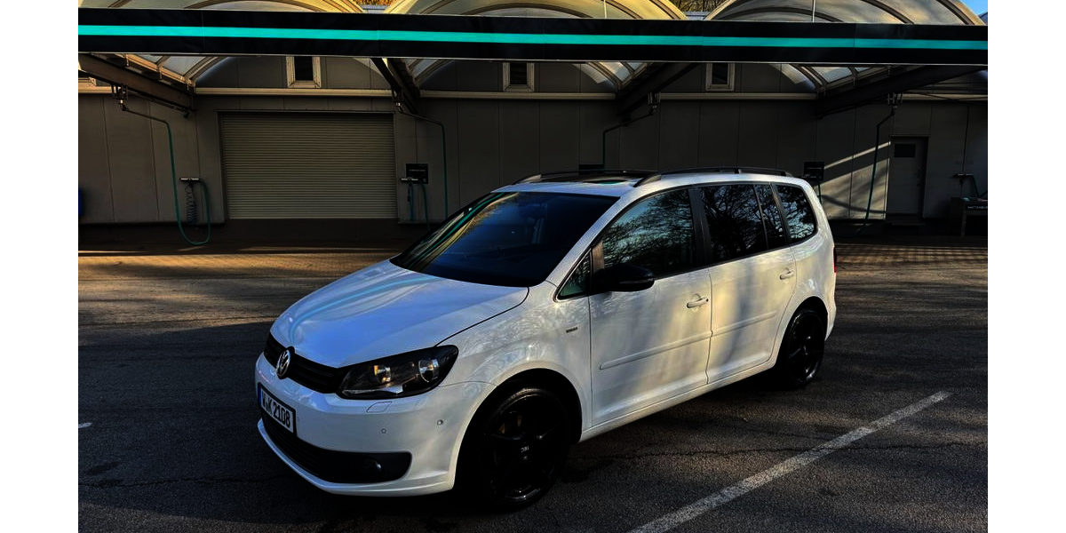 VW Touran 148.000 km 8.990 &euro; Wuppertal 42289
