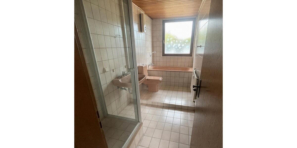 Dachgeschoßwohnung Bochum Günnigfeld - 3 Zimmer, 107 m&sup2;, 695&euro; | Angebot:27533094