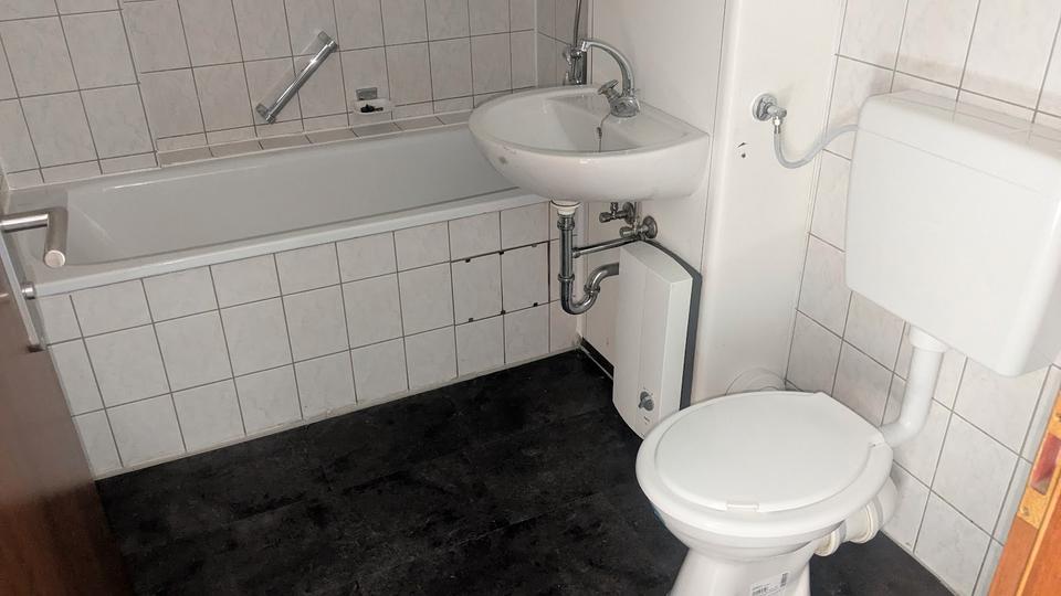 Dachgeschoßwohnung Duisburg Hamborn - 3 Zimmer, 54 m&sup2;, 395&euro; | Angebot:25803937