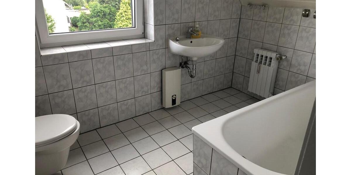 Dachgeschoßwohnung Mülheim an der Ruhr Rechtsruhr-Nord - 2.5 Zimmer, 70 m&sup2;, 590&euro; | Angebot:25656508