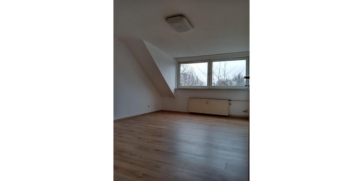 Dachgeschoßwohnung Gelsenkirchen - 3.5 Zimmer, 66 m&sup2;, 430&euro; | Angebot:25839834