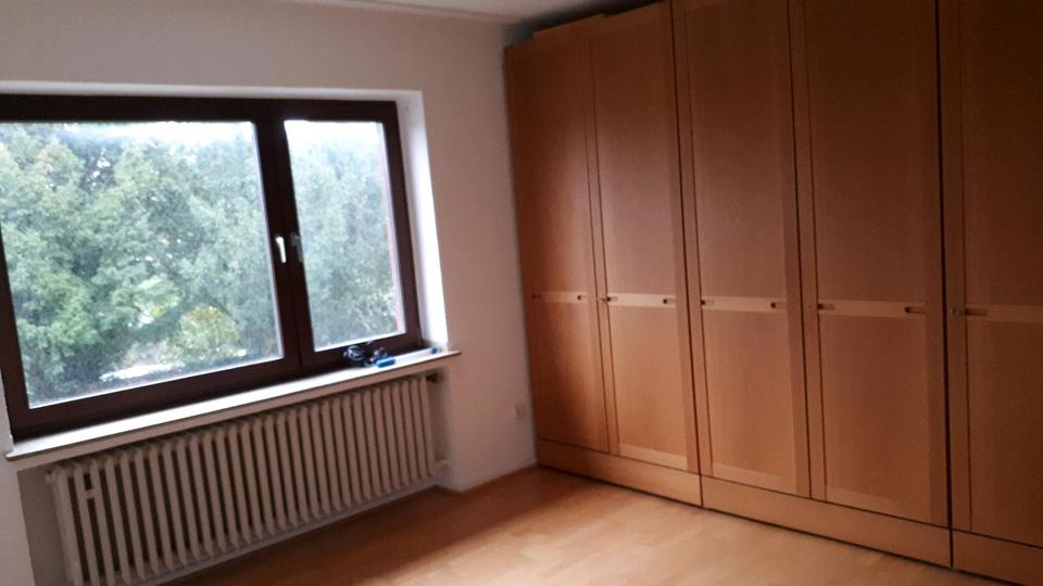 Etagenwohnung Düsseldorf Stadtbezirk 8 - 3 Zimmer, 92 m&sup2;, 890&euro; | Angebot:25960313