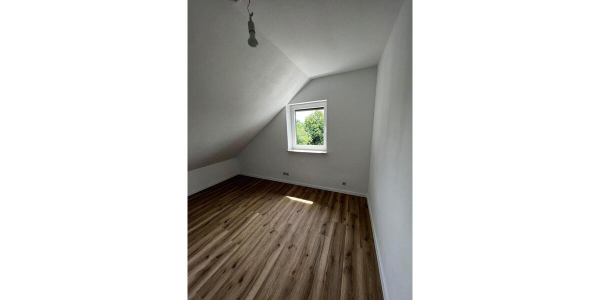 Etagenwohnung Leichlingen (Rheinland) - 3 Zimmer, 70 m&sup2;, 950&euro; | Angebot:25994043