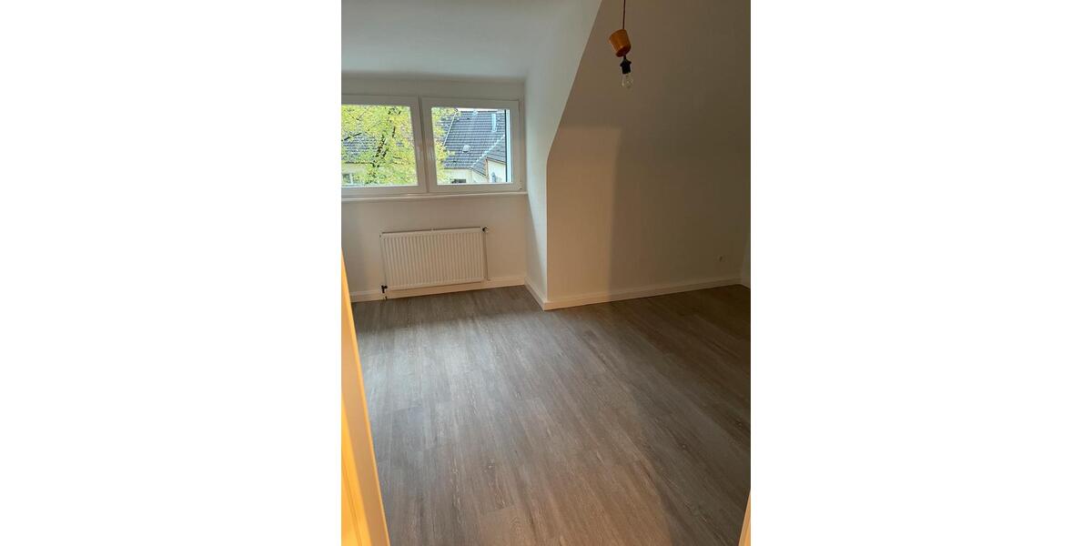 Dachgeschoßwohnung Wuppertal Gemarkung Elberfeld - 3 Zimmer, 76 m&sup2;, 880&euro; | Angebot:25394222