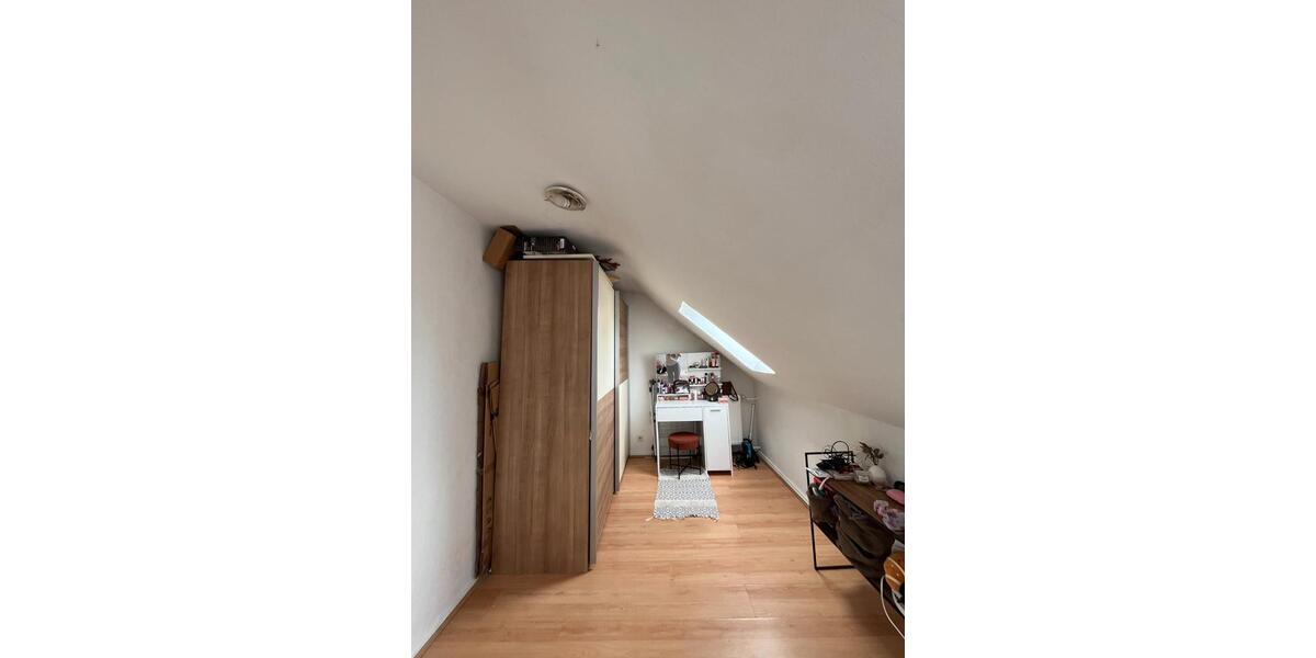 Dachgeschoßwohnung Düsseldorf Stadtbezirk 9 - 3 Zimmer, 35 m&sup2;, 465&euro; | Angebot:27551988