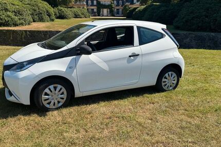 Toyota Aygo (X) 108.175 km 5.100 &euro; Hilden 40721