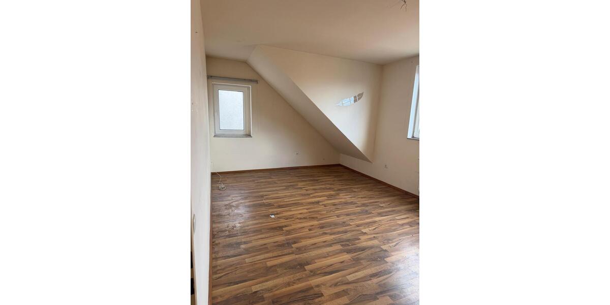 Dachgeschoßwohnung Gelsenkirchen Gelsenkirchen-Nord - 3.5 Zimmer, 76 m&sup2;, 530&euro; | Angebot:25976719