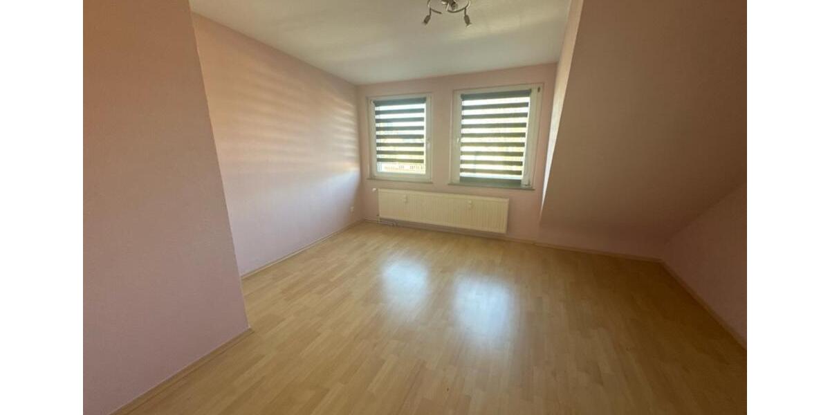 Dachgeschoßwohnung Duisburg Rheinhausen - 2 Zimmer, 69 m&sup2;, 570&euro; | Angebot:25361292