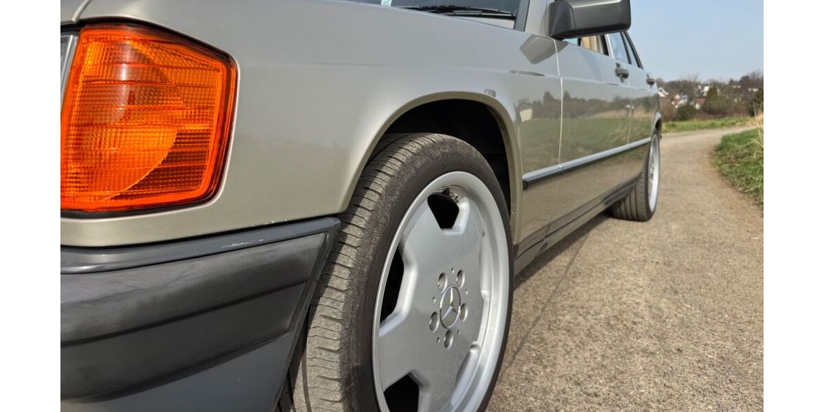 Mercedes-Benz 190 123.500 km 9.490 &euro; Bochum 44797