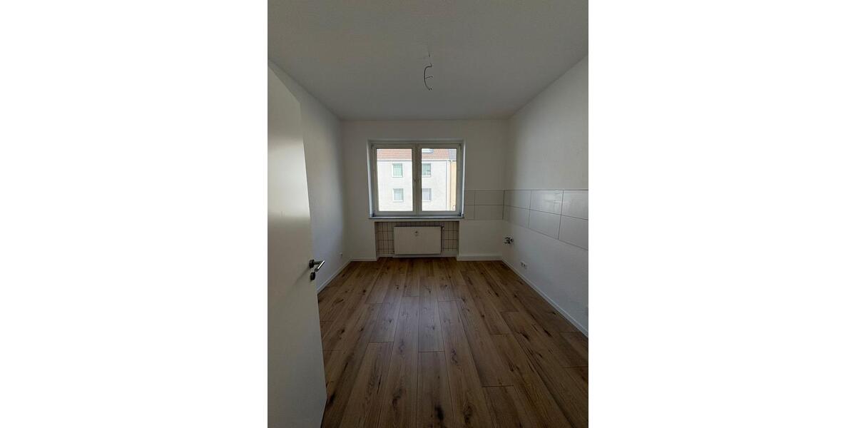 Etagenwohnung Gelsenkirchen Gelsenkirchen-Mitte - 5.5 Zimmer, 137 m&sup2;, 1.000&euro; | Angebot:25434234