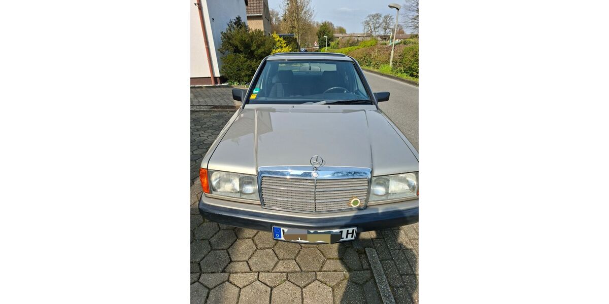 Mercedes-Benz 190 102.000 km 9.500 &euro; Herne 44652