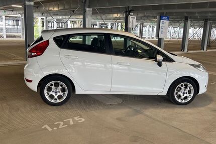 Ford Fiesta 86.000 km 5.300 &euro; Monheim 40789