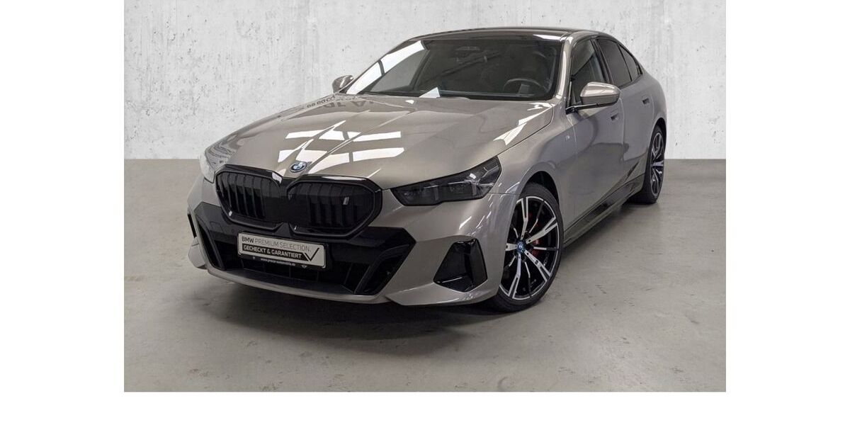 BMW i5 33.569 km 55.980 &euro; Düsseldorf 40595