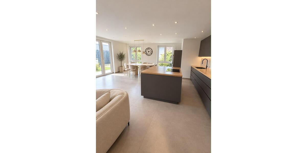 Erdgeschoßwohnung Gladbeck Alt-Rentfort - 4 Zimmer, 140 m&sup2;, 1.590&euro; | Angebot:27569858