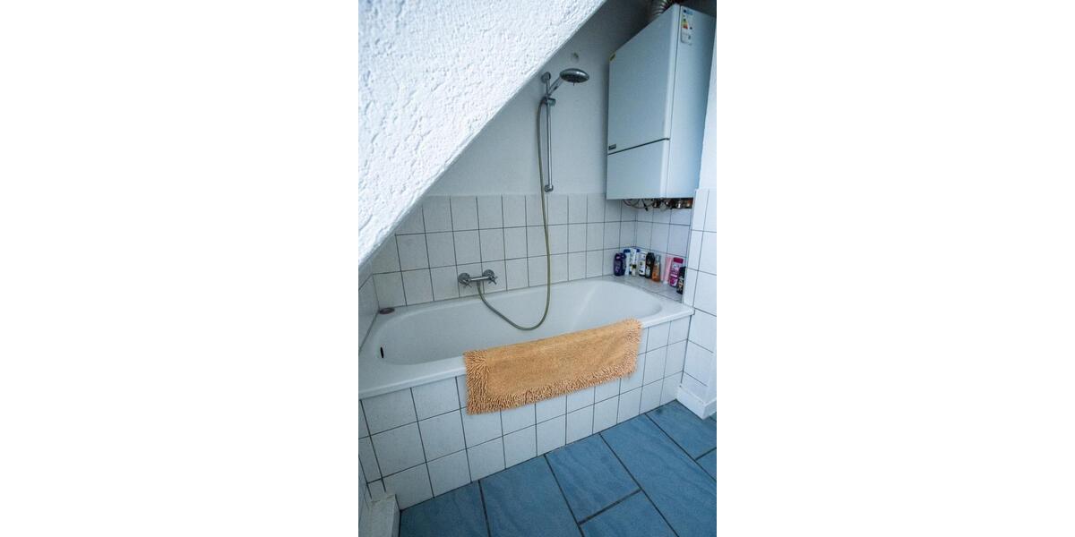 Dachgeschoßwohnung Solingen Ohligs - 3 Zimmer, 50 m&sup2;, 145.000&euro; | Angebot:26875521