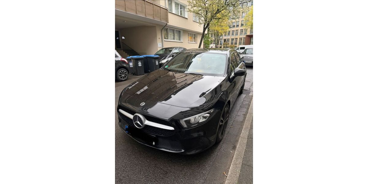 Mercedes-Benz A 180 83.000 km 17.000 &euro; Düsseldorf 40476