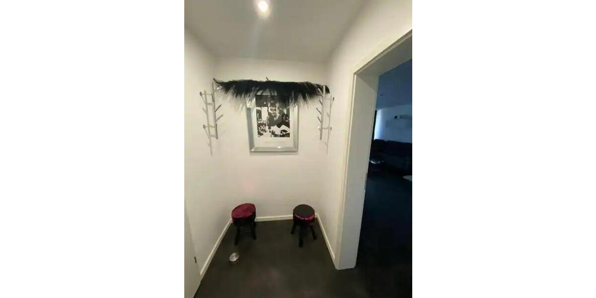 Etagenwohnung Neuss - 2 Zimmer, 70 m&sup2;, 1.300&euro; | Angebot:25961178