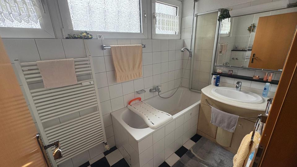 Etagenwohnung Oberhausen - 2.5 Zimmer, 76 m&sup2;, 149.000&euro; | Angebot:27180939