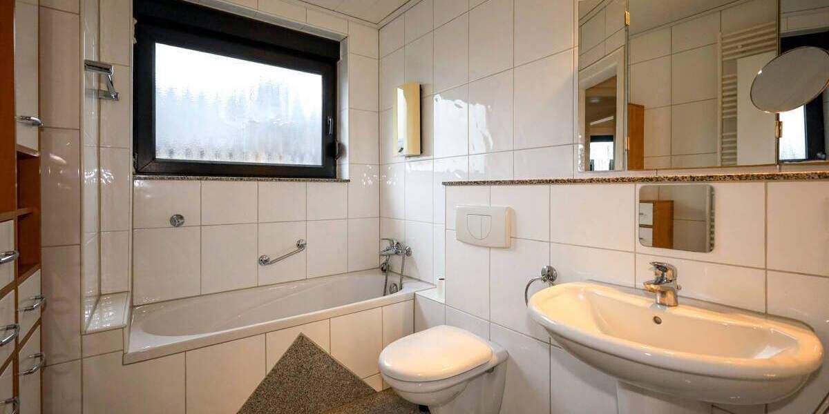 Doppelhaushälfte Langenfeld / Reusrath Reusrath - 6 Zimmer, 121 m&sup2;, 450.000&euro; | Angebot:25689674