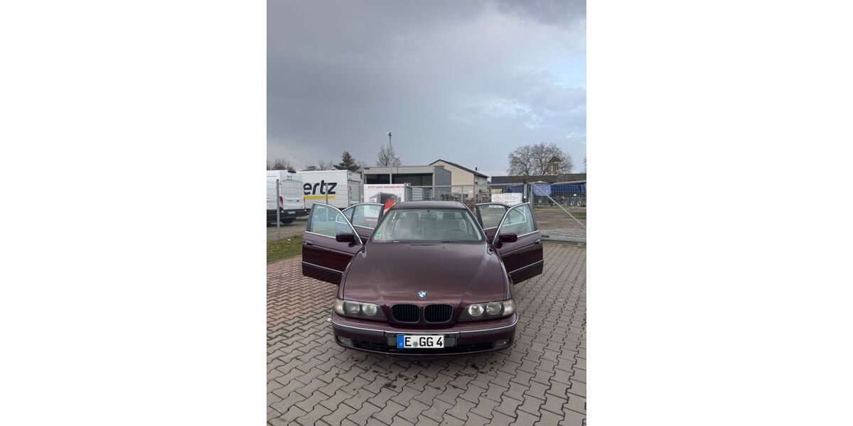 BMW 523 130.500 km 4.700 &euro; Essen 45355