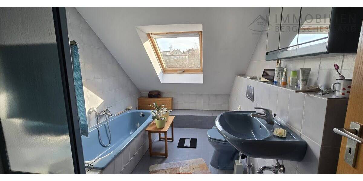 Einfamilienhaus Hückeswagen Innenstadt - 5 Zimmer, 180 m&sup2;, 425.000&euro; | Angebot:26016130