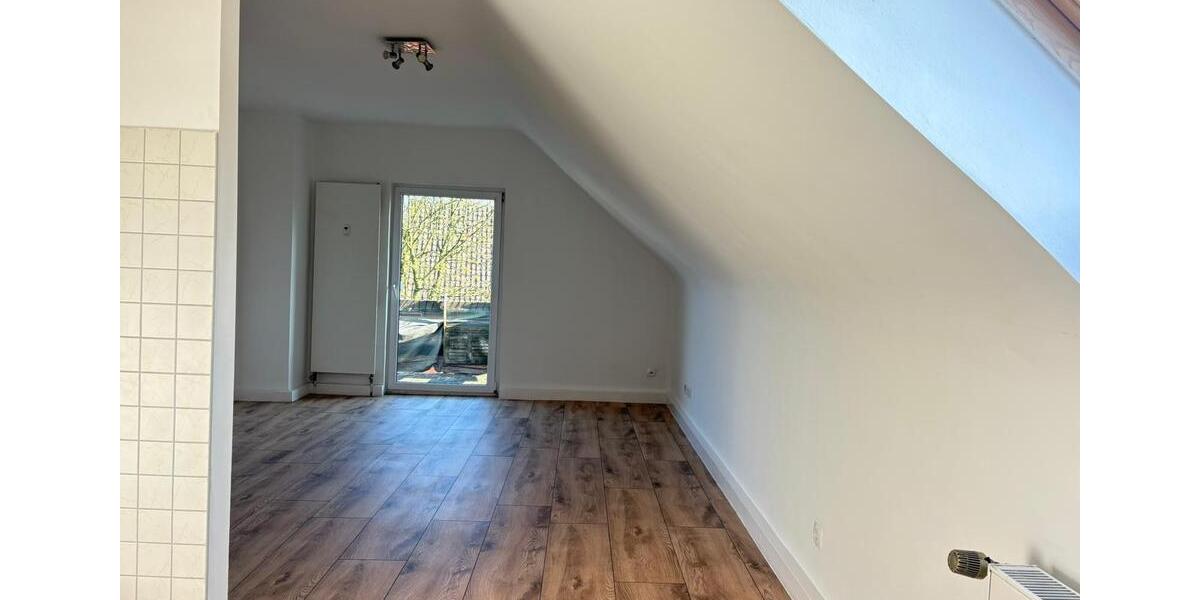 Dachgeschoßwohnung Gelsenkirchen Gelsenkirchen-Nord - 3 Zimmer, 58 m&sup2;, 450&euro; | Angebot:25978246