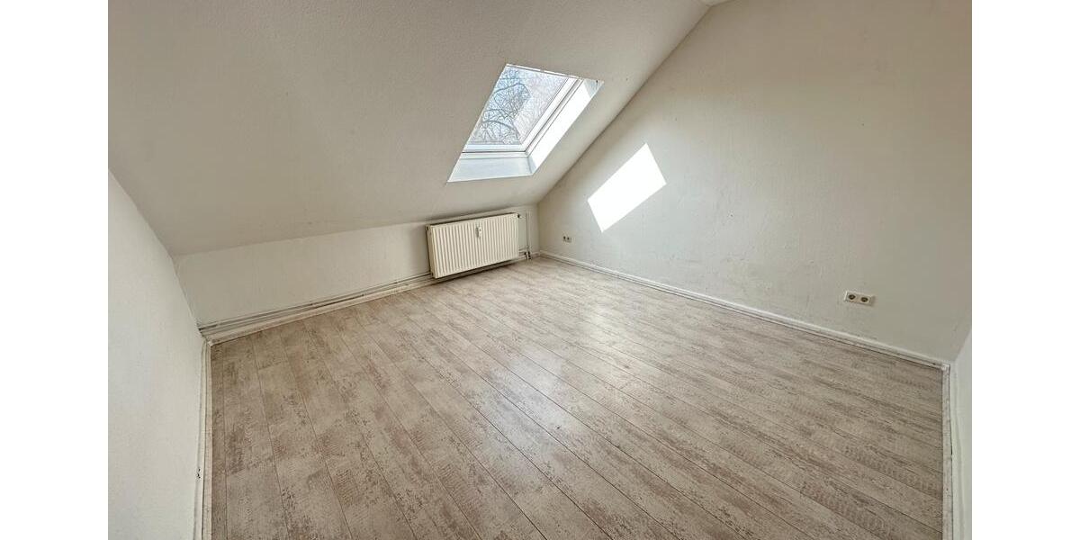 Dachgeschoßwohnung Duisburg Duisburg-Mitte - 3 Zimmer, 53 m&sup2;, 440&euro; | Angebot:25756995