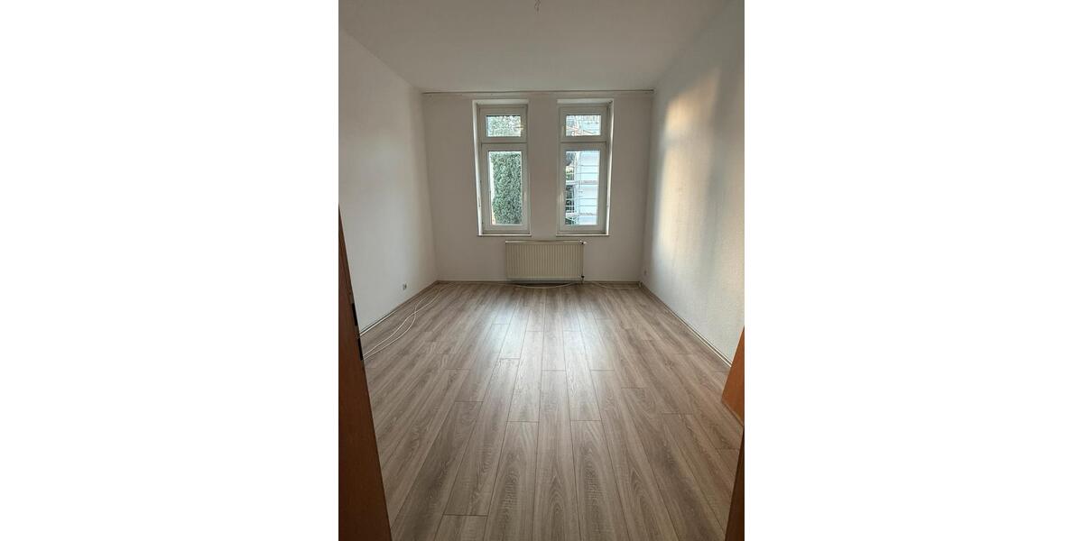 Etagenwohnung Solingen Central - 4 Zimmer, 83 m&sup2;, 1.000&euro; | Angebot:27551977