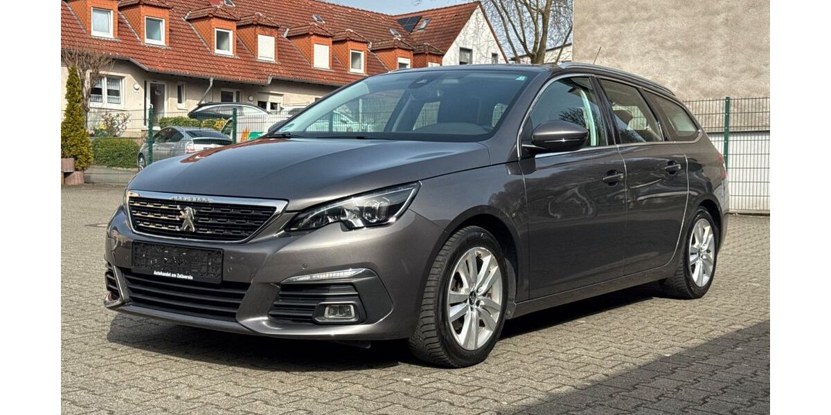 Peugeot 308 124.300 km 8.900 &euro; Essen 45327