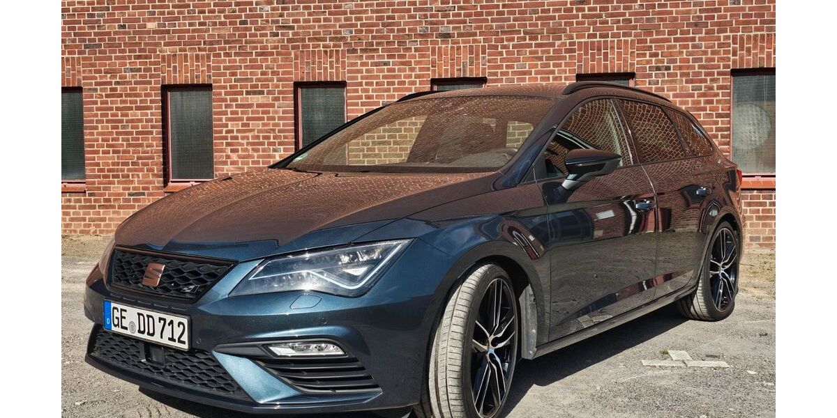 Seat Leon 37.700 km 23.999 &euro; Gelsenkirchen 45892