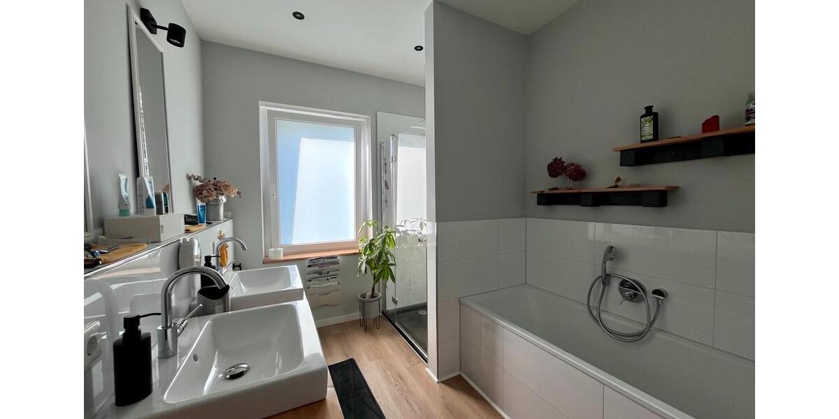 Einfamilienhaus Solingen Aufderhöhe - 8 Zimmer, 185 m&sup2;, 749.000&euro; | Angebot:27534080