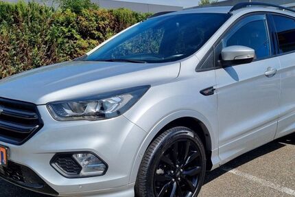 Ford Kuga 125.853 km 13.480 &euro; Düsseldorf 40589