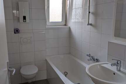 Wohnung Oberhausen Neue Mitte - 2 Zimmer, 49 m&sup2;, 380&euro; | Angebot:26833758