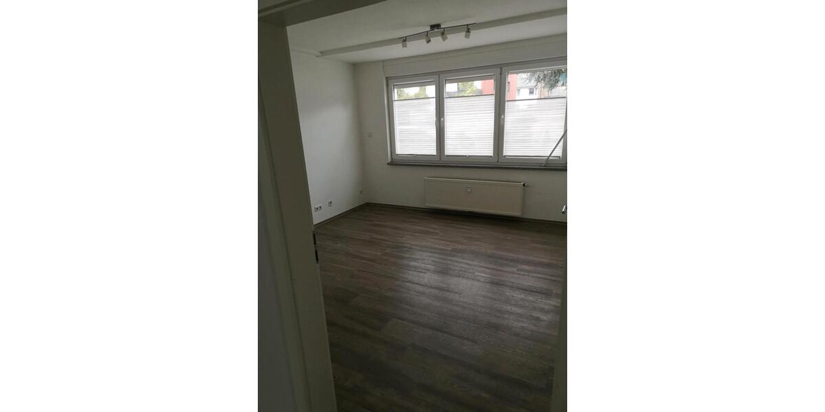 Erdgeschoßwohnung Duisburg Großenbaum - 7 Zimmer, 166 m&sup2;, 2.490&euro; | Angebot:27585791