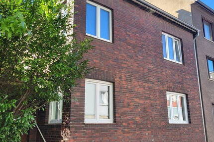 Haus Duisburg Mittelmeiderich - 9 Zimmer, 170 m&sup2;, 345.000&euro; | Angebot:26027718