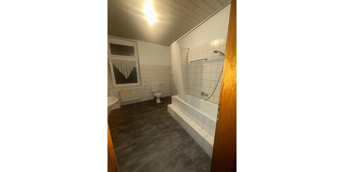Etagenwohnung Duisburg Mittelmeiderich - 2.5 Zimmer, 70 m&sup2;, 850&euro; | Angebot:24862615