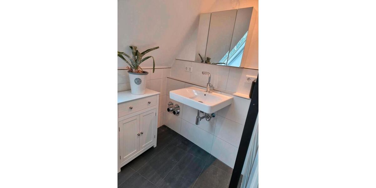 Dachgeschoßwohnung Düsseldorf Stadtbezirk 7 - 2 Zimmer, 39 m&sup2;, 730&euro; | Angebot:25934351