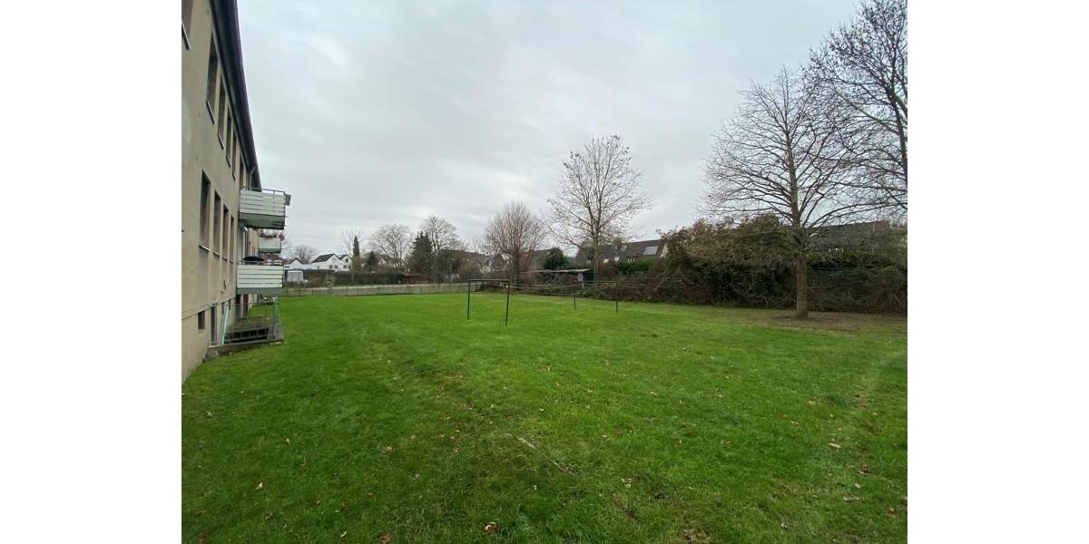 Dachgeschoßwohnung Essen Stadtbezirk VI - 3.5 Zimmer, 38 m&sup2;, 382&euro; | Angebot:25277384