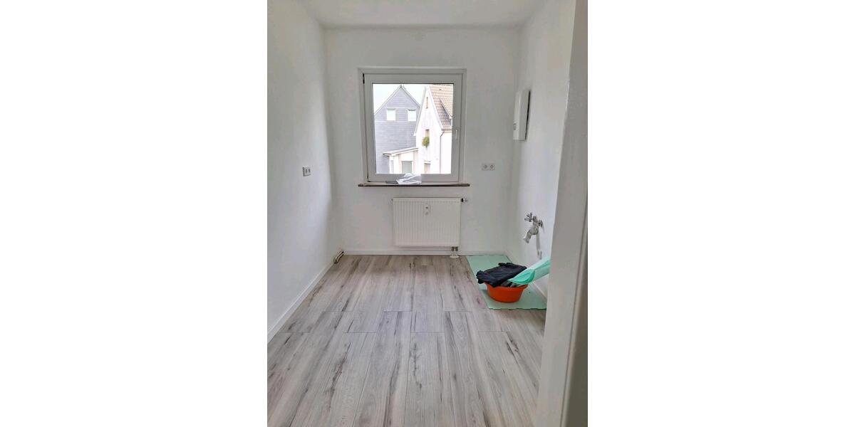 Erdgeschoßwohnung Burscheid - 4 Zimmer, 73 m&sup2;, 800&euro; | Angebot:25282900