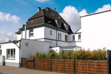 Haus Ratingen Tiefenbroich - 15 Zimmer, 434 m&sup2;, 879.000&euro; | Angebot:27198075