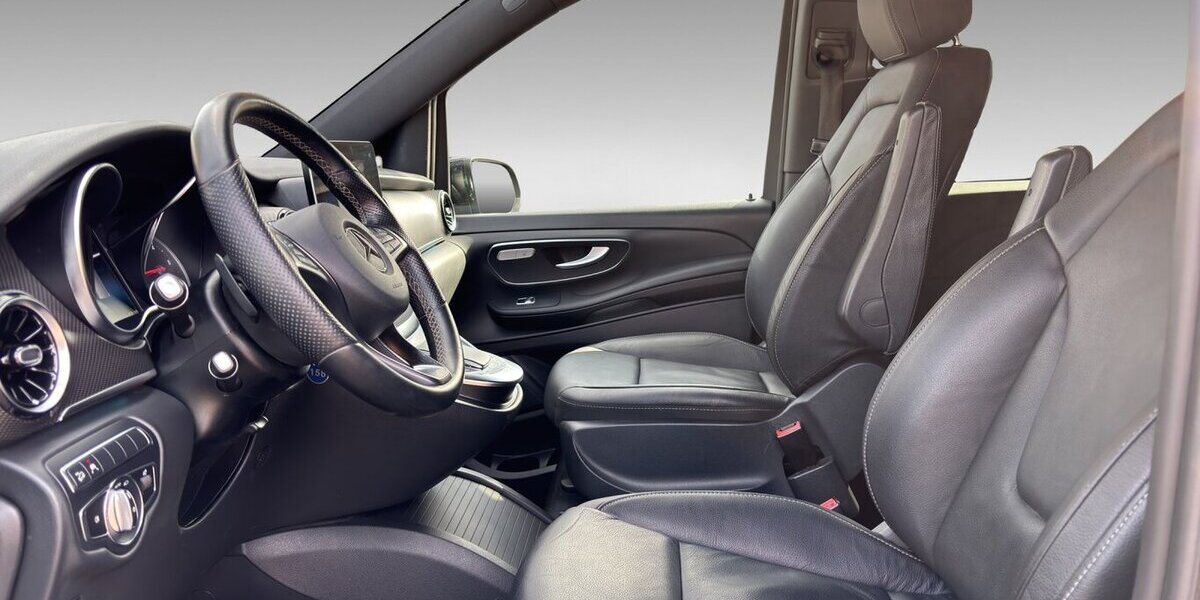 Mercedes-Benz V 300 d 4M lang AMG Leder Mbux StdHz AHK 19` 72.244 km 54.400 &euro; Wuppertal 42327