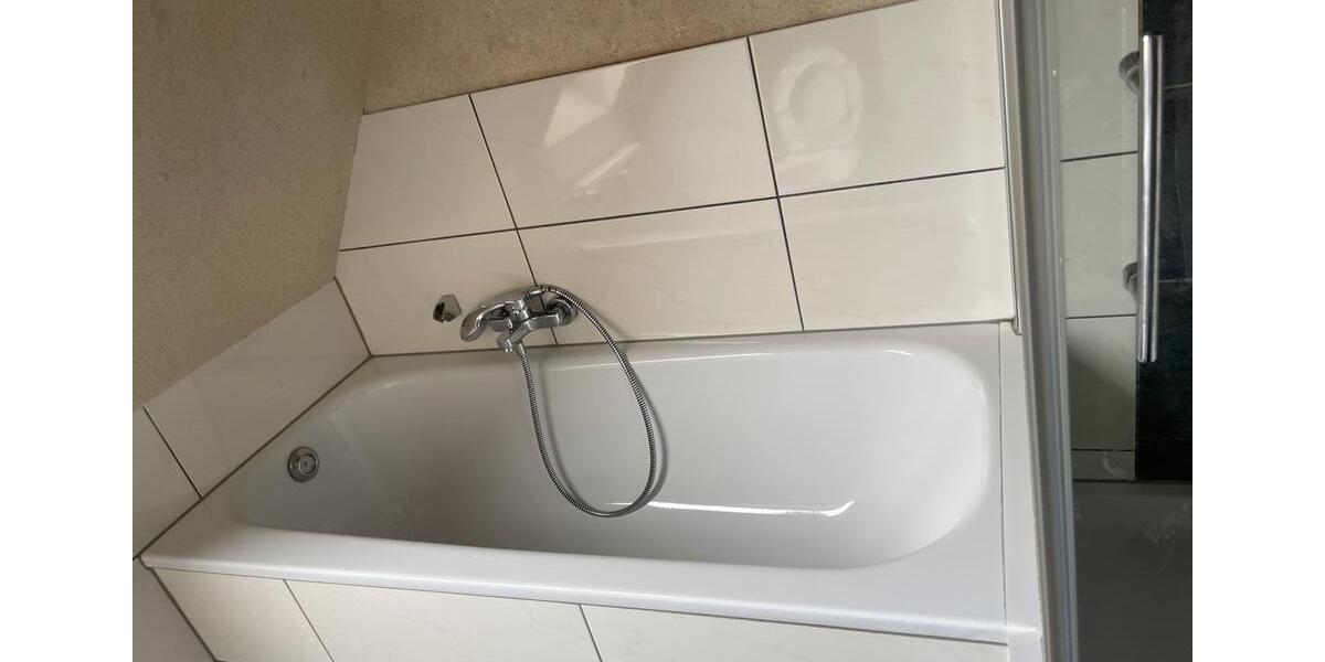 Dachgeschoßwohnung Bochum Bochum-Südwest - 4 Zimmer, 70 m&sup2;, 750&euro; | Angebot:25999469