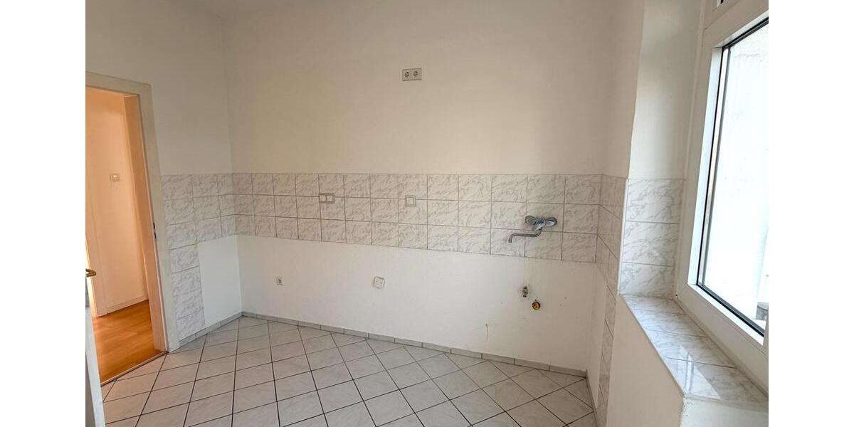 Etagenwohnung Duisburg - 4 Zimmer, 110 m&sup2;, 1.300&euro; | Angebot:25824080
